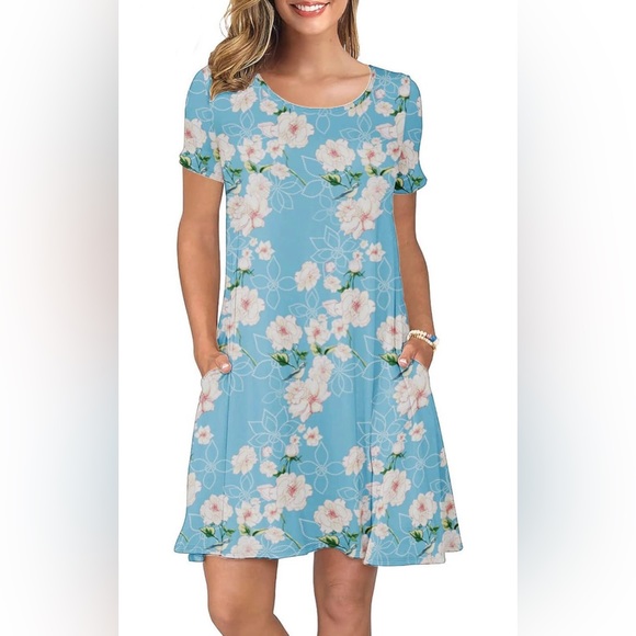 Women's Casual Short Sleeve Crew Neckline Dress w/ Pockets - Blue Floral - Picture 2 of 5
